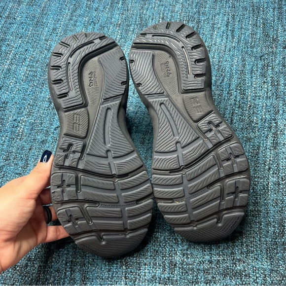 Brooks Adrenaline GTS 23 Running Shoes in Black Light Blue Purple - Picture 8 of 9